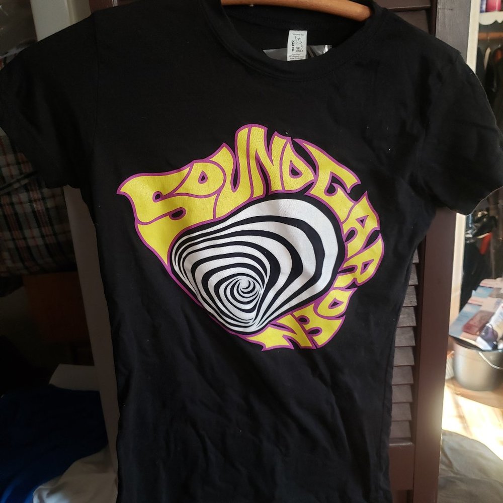 Soundgarden Lollapalooza 8-8-10 T-Shirt (Size Small)